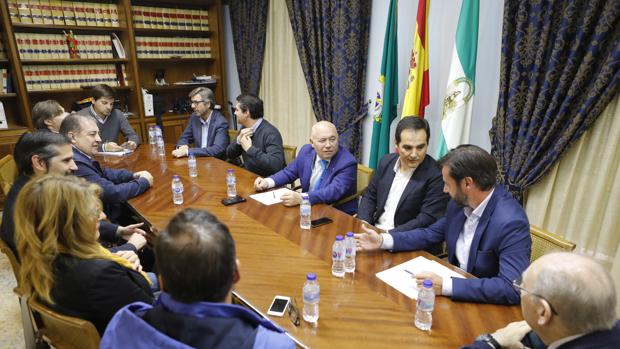 José Antonio Nieto, Miguel Ángel Torrico y José María Bellido, en la reunión con los Agentes Comerciales de Córdoba