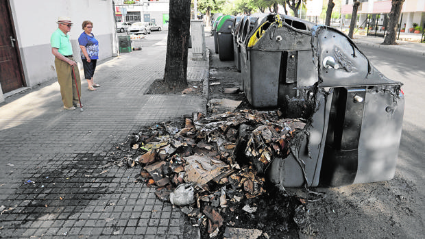 Contenedores quemados en agostyo pasado en la Fuensanta