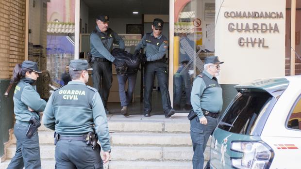 El asesino confeso de Laura Luelmo Bernardo Montoya a la salida de la Comandancia
