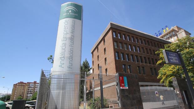 Sede de la FundaciÃ³n AndalucÃ­a Emprende, perteneciente a la Â«administraciÃ³n paralelaÂ» de la Junta