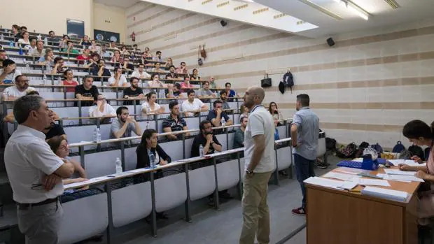 Opositores en una prueba para profesor de Secundaria en CÃ³rdoba