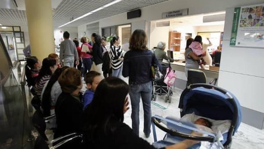 Resultado de imagen de El PSOE ocultaba medio millÃ³n de andaluces en las listas de espera del Servicio Andaluz de Salud