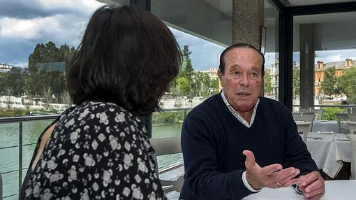 Curro Romero, durante la entrevista con ABC de Sevilla