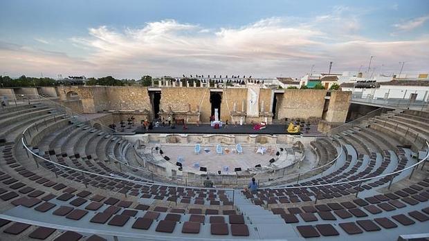 El antiguo teatro romano de Itálica ha sido recientemente rehabilitado
