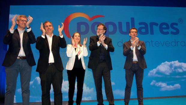 Aznar y Rajoy cierran filas con Casado en el inicio de la campaña desde Barcelona y Pontevedra