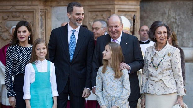 La misa de Pascua reúne de nuevo en Palma a los Reyes, sus hijas y Doña SofÃa