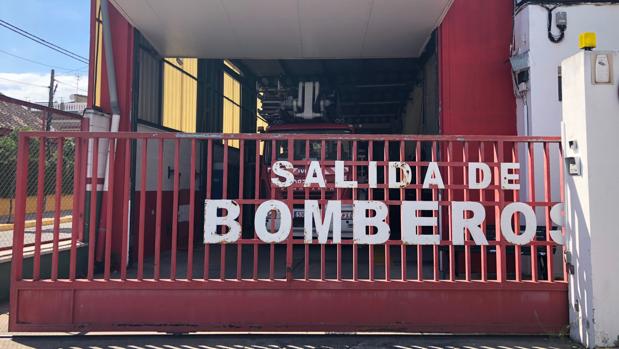 Entrada del actual parque de bomberos de Dos Hermanas