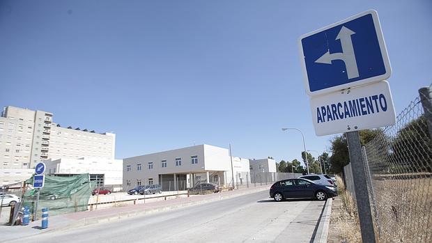 Resultado de imagen de HOSPITAL VIRGEN DE VALME PARKING