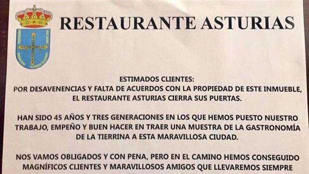 Cartel con el que los propietarios del restaurante informaban de su cierre