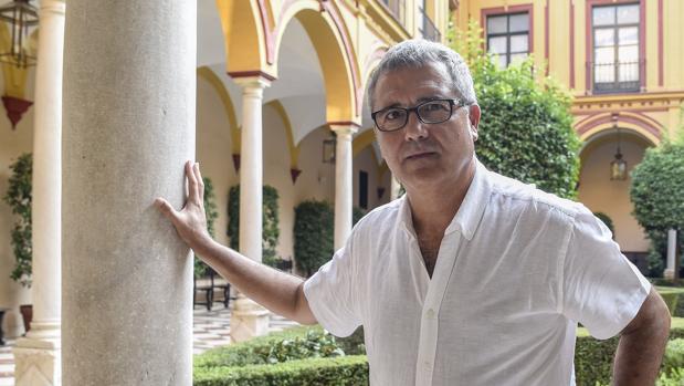 Juanma Ávila es antiguo alumno de los escolapios y ha recogido en un libro las vivencias de exalumnos