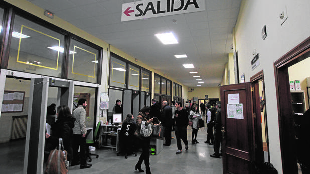 Interior del edificio de los juzgaos de Sevilla