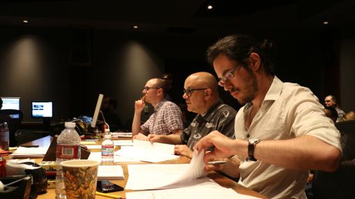 Bezanilla estudió los grados superiores de Viola en Sevilla y el de Composición en Córdoba