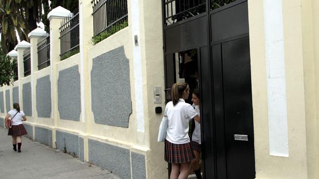 Los colegios, iglesias, aeropuertos, comisarías y cuarteles están exentos del pago del IBI