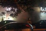 Un incendio en un supermercado crea intensa humareda en Eduardo Dato