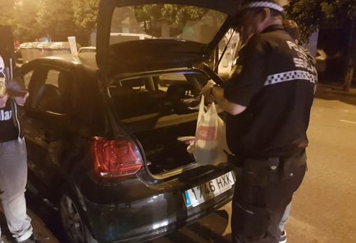 La policía local interviene este sábado en contra de botellón