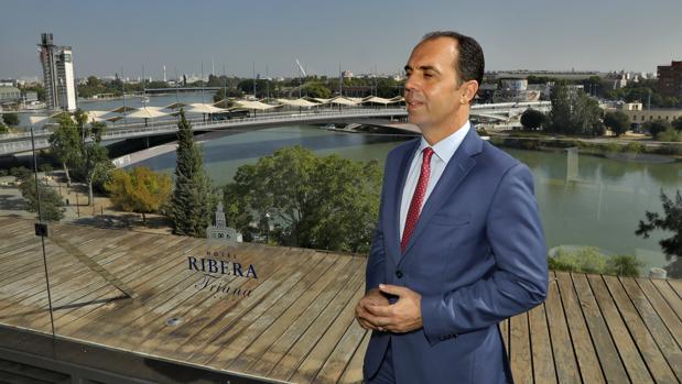 Javier Millán en la terraza donde se celebró la entrevista