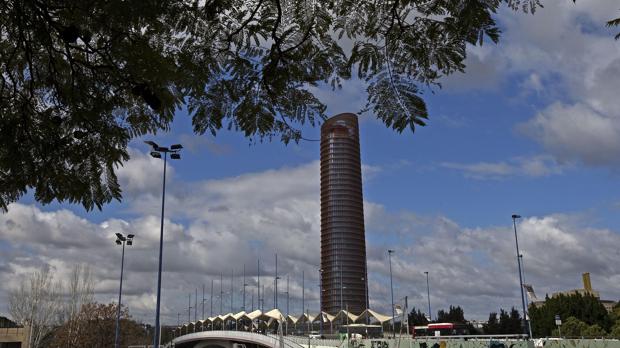 -El complejo comercial, empresarial y cultural Torre Sevilla