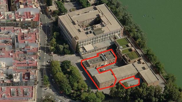 Sobre estas líneas, delimitados en rojo, inmuebles del complejo fabril que podrían demolerse para levantar nuevos edificios